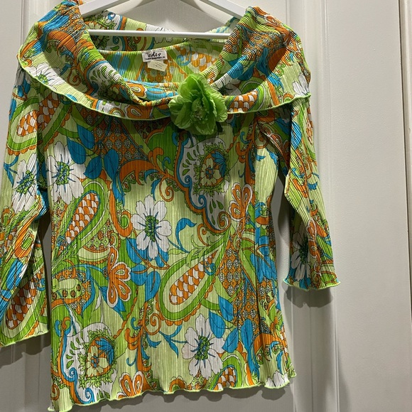 Beautiful Blouse - Picture 1 of 6